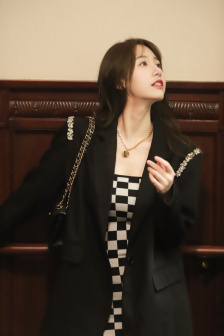 俄罗斯女生免费视频